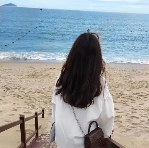 女人图片伤感背影孤独唯美图片