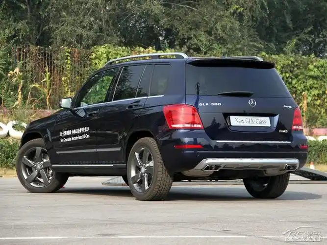 奔驰glk 2012款 glk 300 4matic 豪华型空间大吗 奔驰glk购车手册