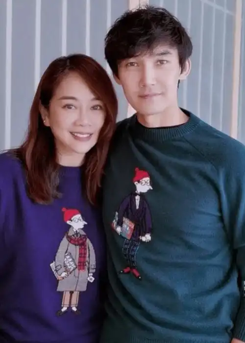 52岁陈松伶晒减肥成功照片,颜值身材重回巅峰,自曝半年减掉24斤_张铎