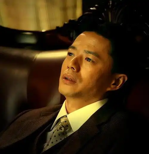 段奕宏:娶演员王谨,结婚12年无儿无女,依旧把妻子宠成宝