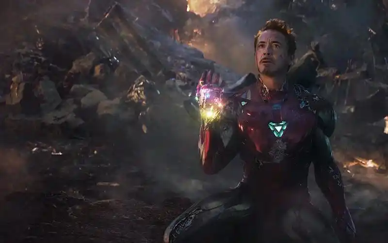 【漫威1080p超清】惊队大意被灭霸打飞!钢铁侠打响指拯救世界!