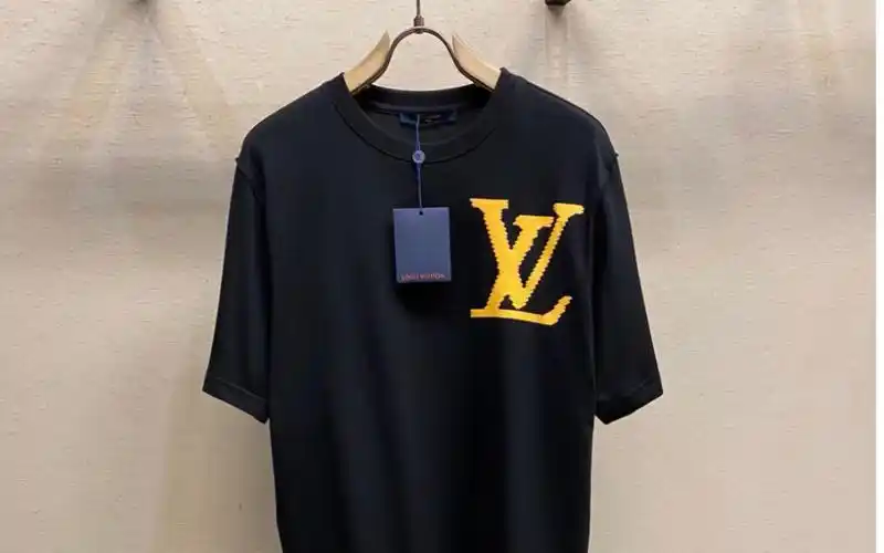 高仿lv路易威登大v发泡胶印字母logo情侣款短袖t恤