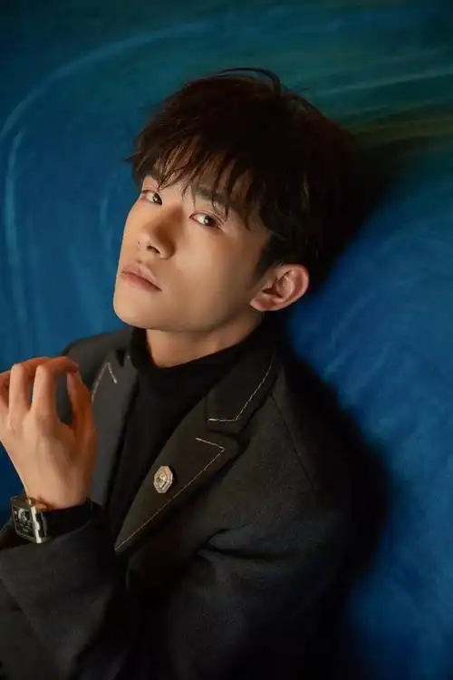 不一样的日系少年易烊千玺!妈妈这里有人撩我