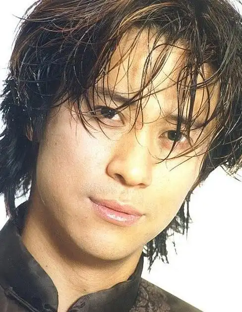 被那英爱过提携过章子怡连上14次春晚的解晓东如今怎样了