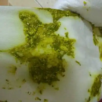 纯母乳宝宝,这几天拉拉绿色大便正常吗