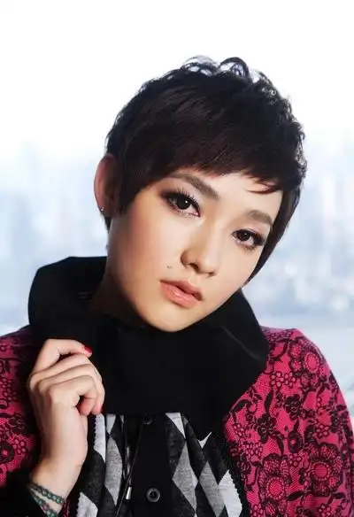 范晓萱 梁洛施出道辛酸史