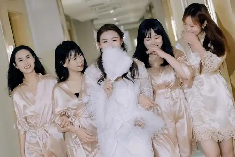 伊犁最美伴娘团不要太好看09 很幸运通过舞蹈相识95一不小心 - 抖