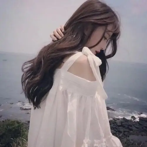 被你的可爱咬了一口,灵魂都失重了 微信朋友圈背景图