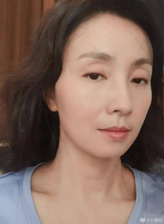 17 17:46:33 5 / 5 7月17日,一组小陶虹旧照曝光.