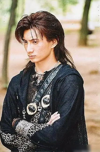 2002年萧十一郎吴奇隆饰演萧十一郎洒脱恣意的江湖侠客