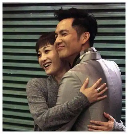 原创钟汉良他一直是单身贵族其实他早已结婚女儿有点像小甜馨