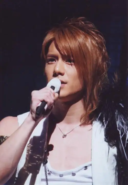 日本男歌手,演员.