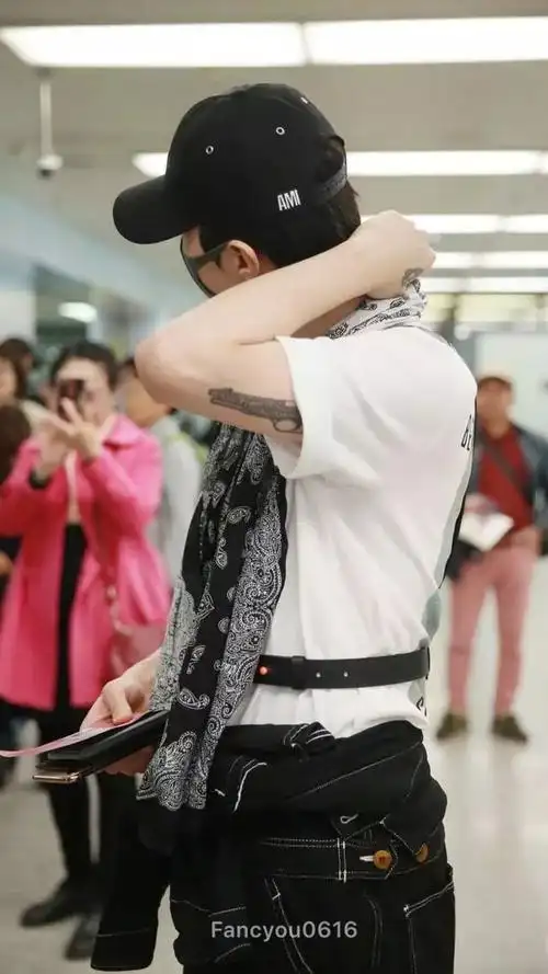 范丞丞纹身图片高清每个都有含义最感谢姐姐