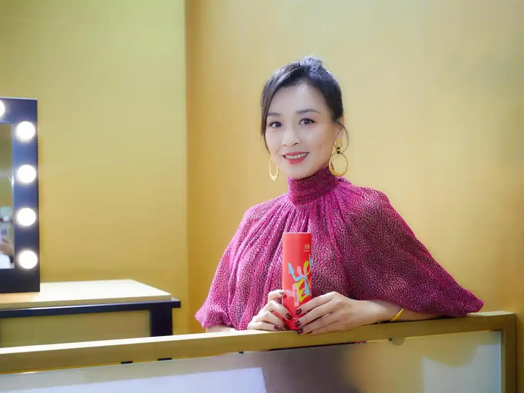 张庭聊保养意义本人年轻状态佳