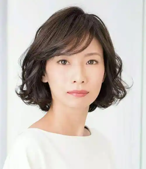 原创适合5055岁的女士流行发型这三种发型时尚减龄显气质又洋气