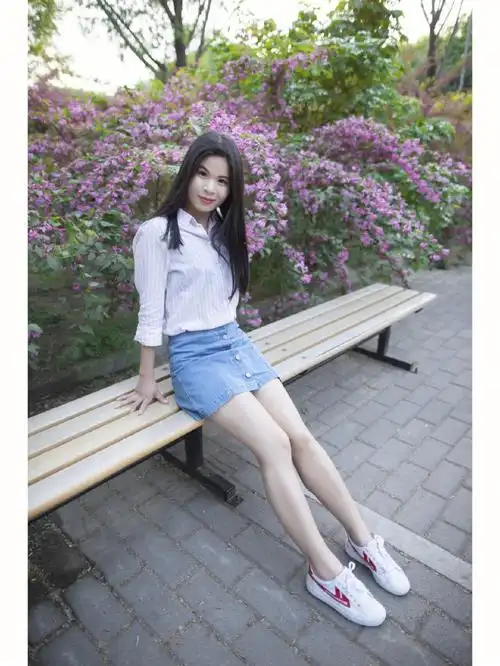 又到了露大白腿的时候