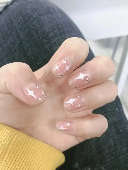 推荐一款春夏简单美甲