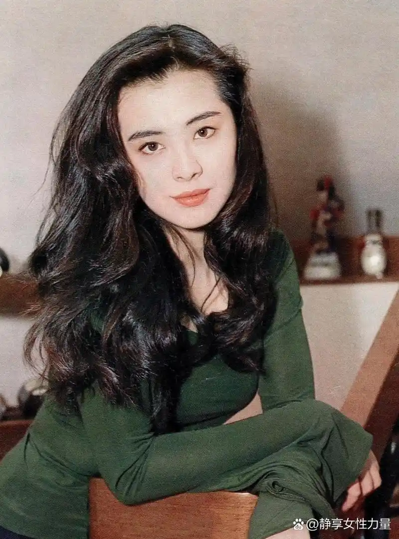 王祖贤没有在红尘中得到幸福,很大原因因为她脸皮太薄了,林建岳的事情