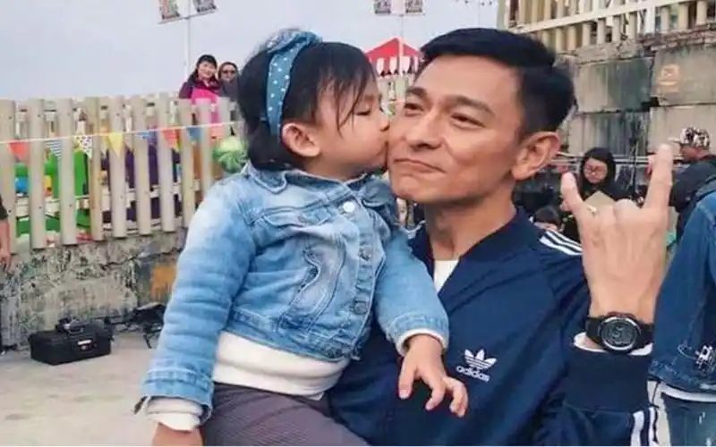 刘德华女儿近照曝出,刘向蕙拥有父母高颜值,网友:比朱丽倩还美