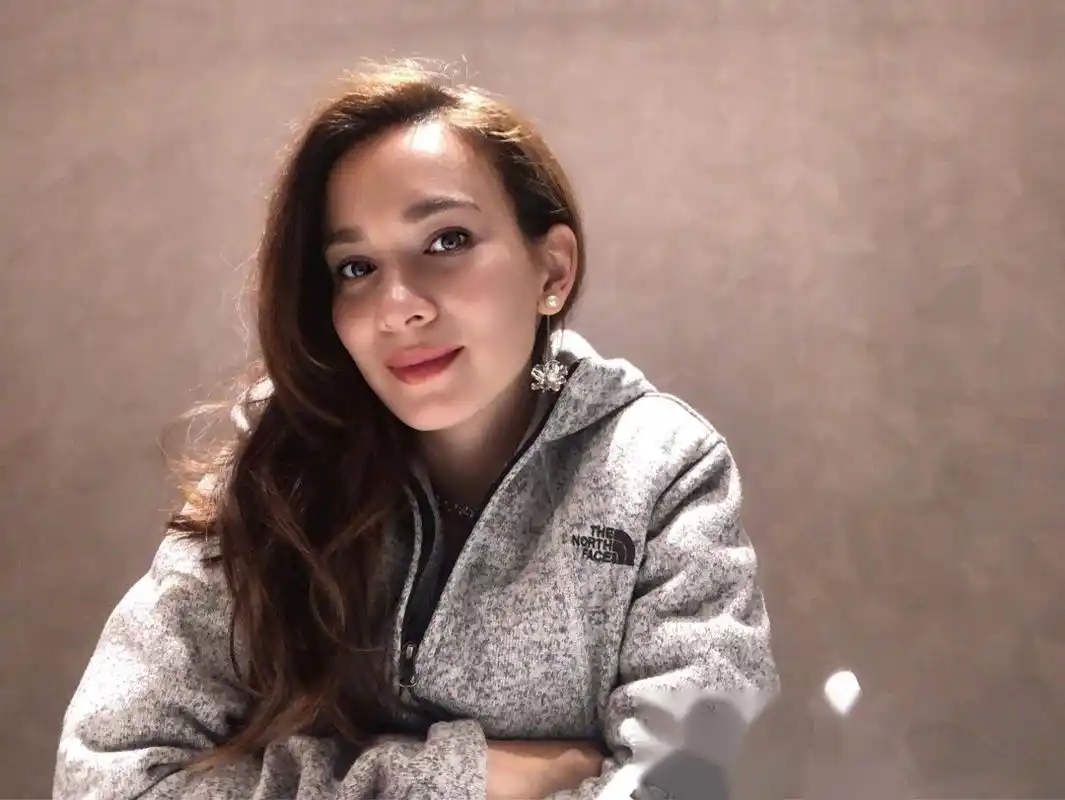 有人说celina很刚很勇敢,训练不怕苦,拍打戏不怕疼,掉泥潭不怕脏!