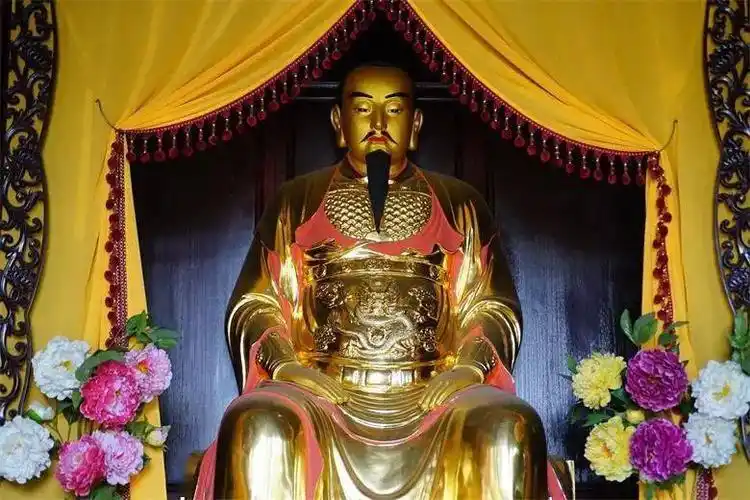 真武大帝曾遇天神授以宝剑入武当修炼42年功成圆满白日飞升