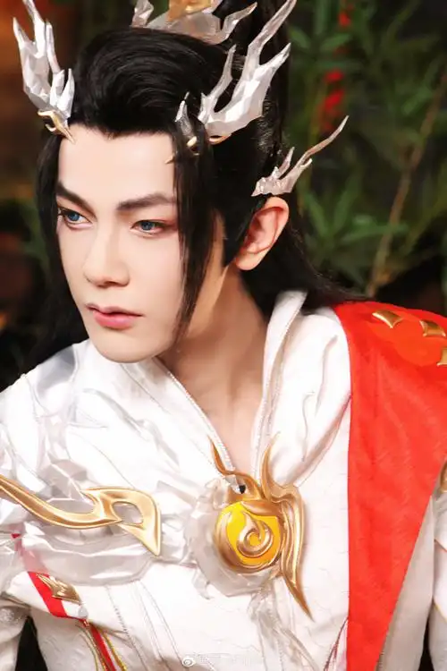 汪东城超话#汪东城##倩女幽魂手游#  每次cos必須要合影一哈,老板帅