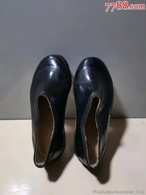 全网首现菱鹿牌雨鞋上海大中华橡胶四厂