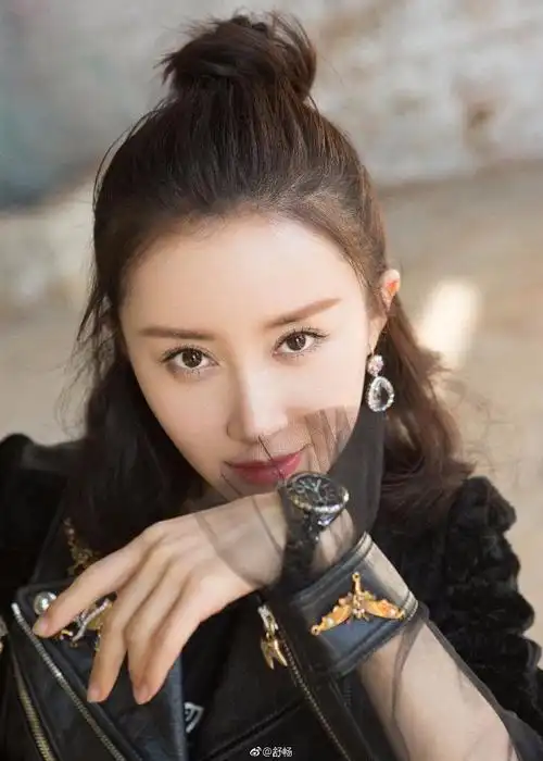 舒畅颜值迷人身材高挑性感吸引到你了吗