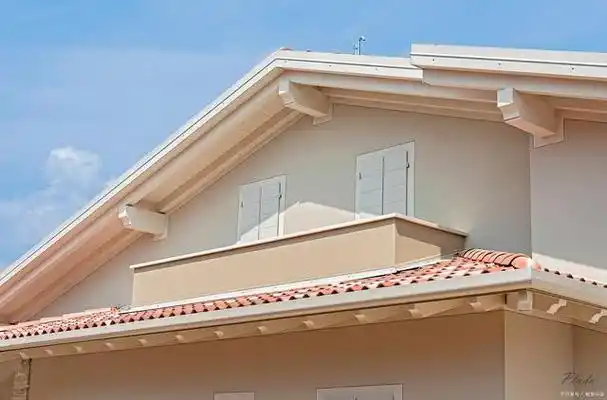 在建筑的世界中,女儿墙是一种经常出现在房屋结构中的元素,它伴随着