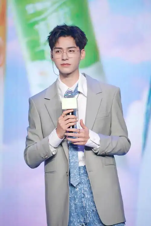 果粒多多,美滋美味,和龚俊@龚俊simon一起,果真无限公司,畅享美味