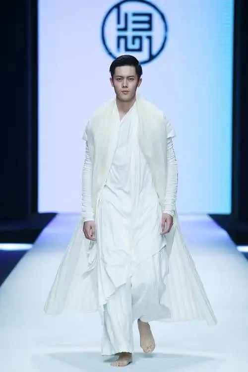 "艺江南"常熟服装设计师2018秋冬联合秀发布会