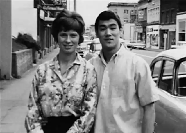 李小龙最早的女弟子,18岁嫁给他28岁守寡,再婚两次称仍怀念亡夫