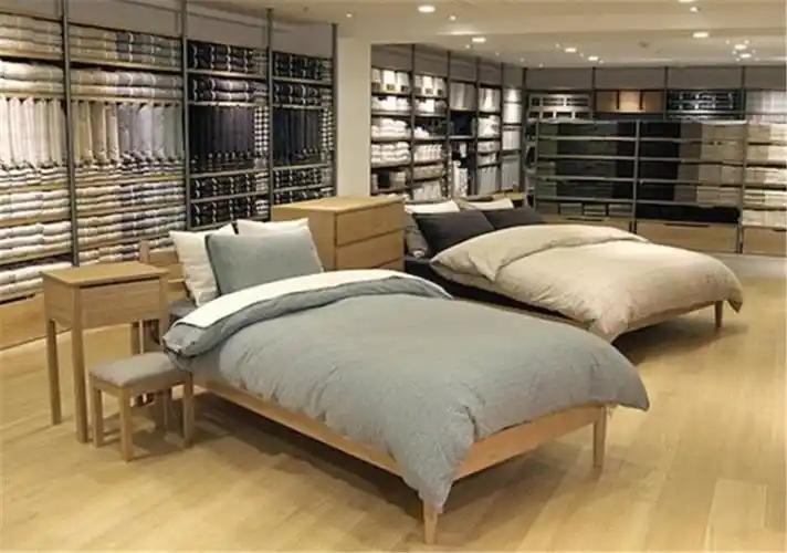 无印良品的大件家具,在我看来基本上都是高价低配的东西,一张一米四的