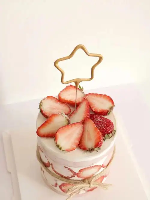 4寸草莓裸蛋糕
