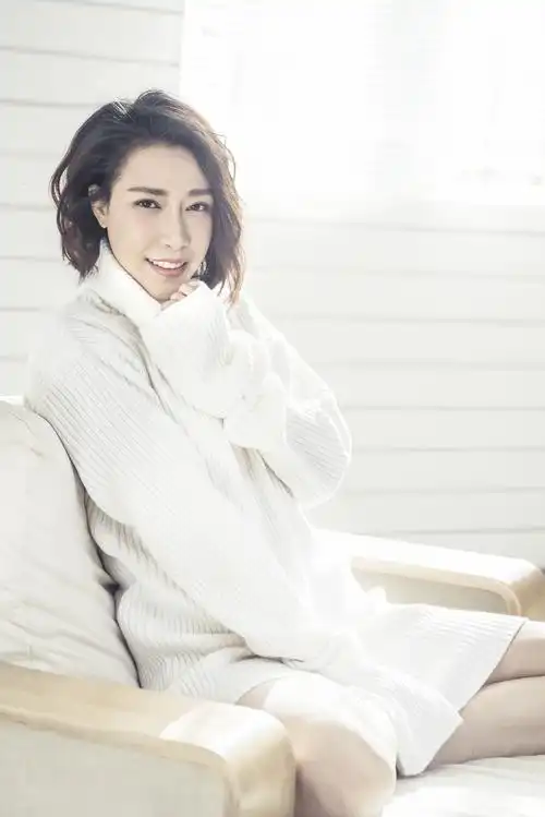 金池写真唯美发布 情人节化身温柔小女人