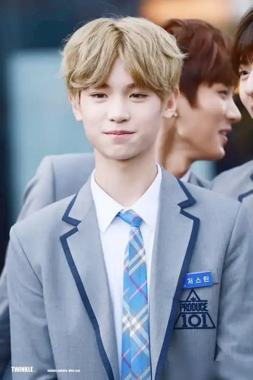 黄明昊   【《偶像练习生》以第4名出道,成为ninepercent成员】