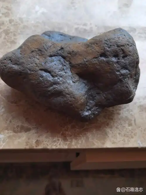 高品味铁矿石标本一块