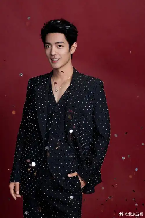 肖战碎钻西装帅气挺拔##肖战是j人