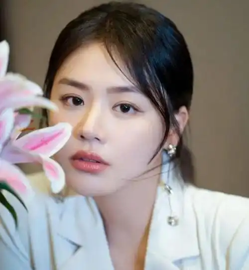 分手4年,再看马思纯和欧豪的境遇,两人差距一目了然