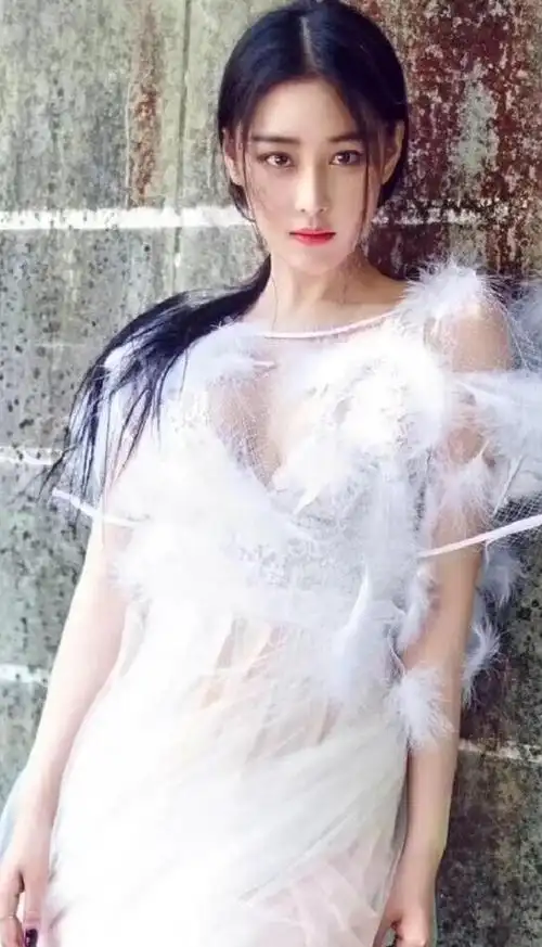 2023版张馨予美照(四)