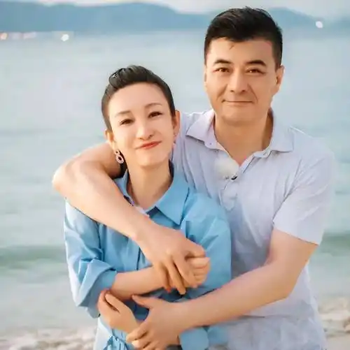 演员王新军:成名后分手妻子,却把秦海璐宠成公主,前妻至今单身_唐静