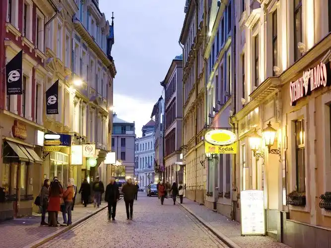 购物街里加拉脱维亚-2012 城市建筑摄影壁纸