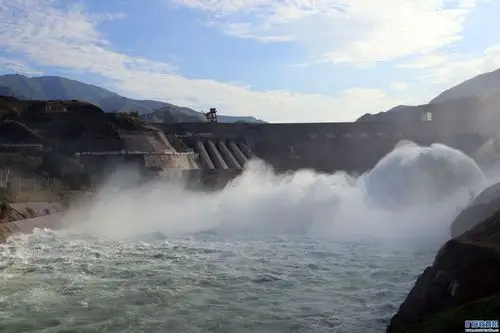 黄河上游的公伯峡水电站