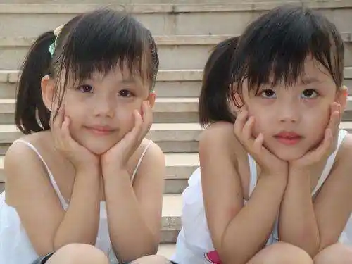 by2童年照曝光 原来你是这样的by2萌翻网友太可爱啦(图)