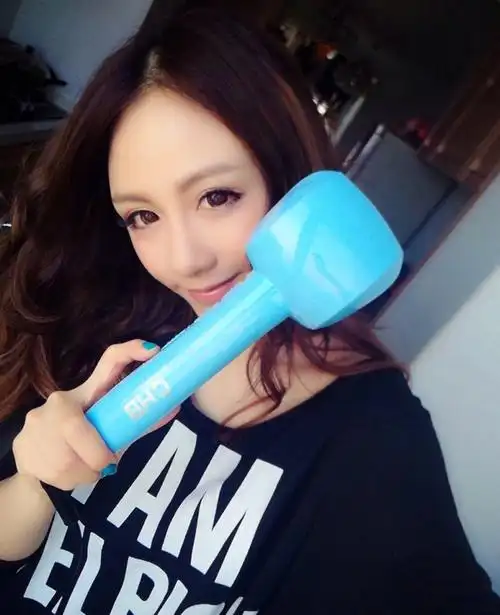 上大校花季佳熙身材玲珑 获称校内第一美女