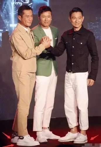 四五厘米有 他经常站不直是真的 年轻时候和黎明身高一古天乐没有180