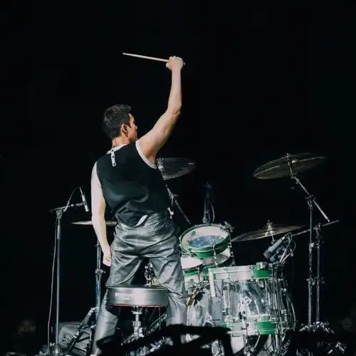 新年快乐会打鼓的男生都很帅陈伟霆