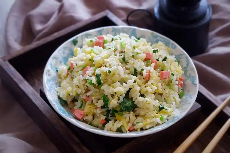 香菜火腿炒饭
