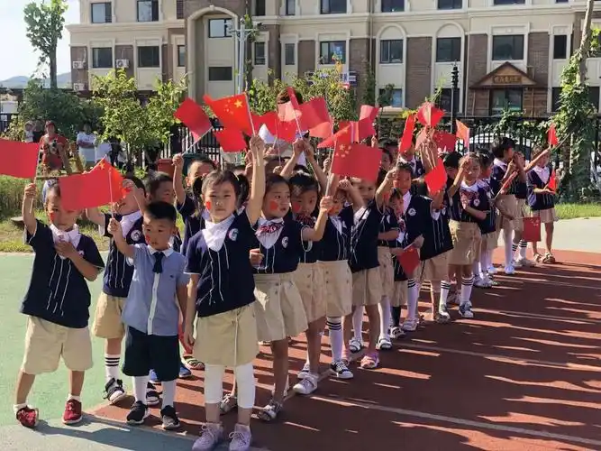 同升国旗 共唱国歌——旅顺中心幼儿园(新城部)新学期第一周升旗仪式