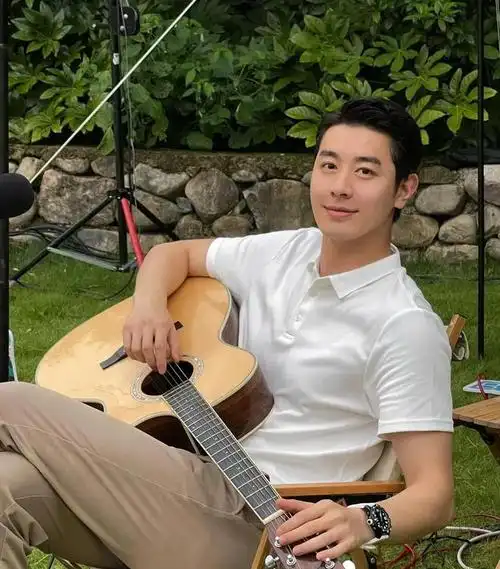 今天带一起聊一聊儒雅大叔六